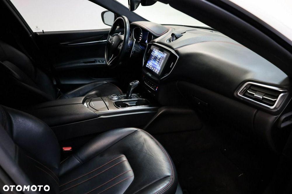 Maserati Ghibli - 20