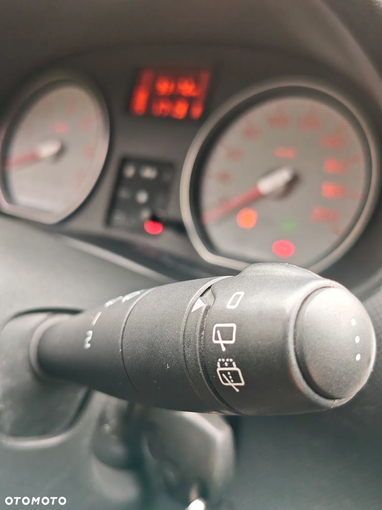 Dacia Logan 1.5 dCi Laureate - 26