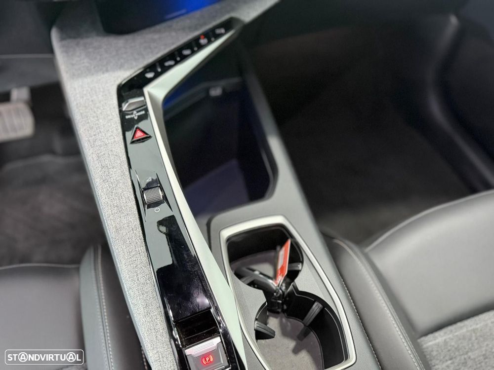 Peugeot 3008 1.2 Hybrid Allure e-DCS6 - 13
