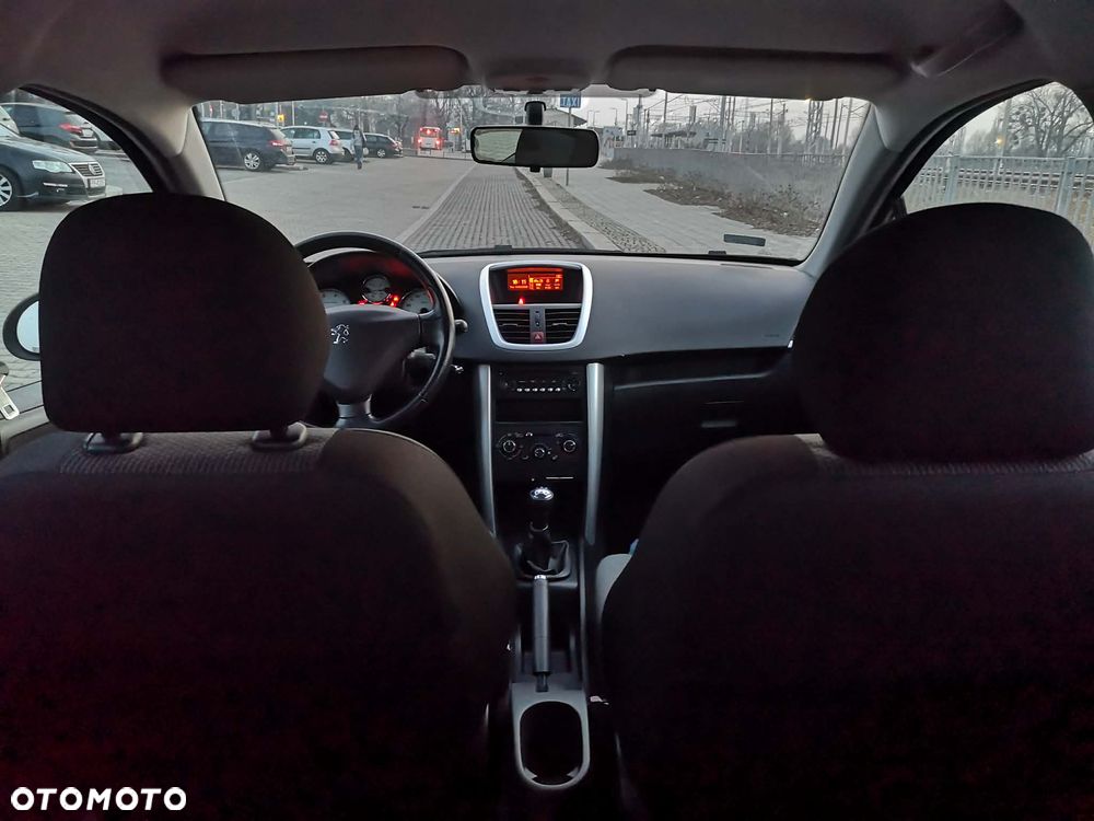 Peugeot 207 95 VTi Urban Style - 10