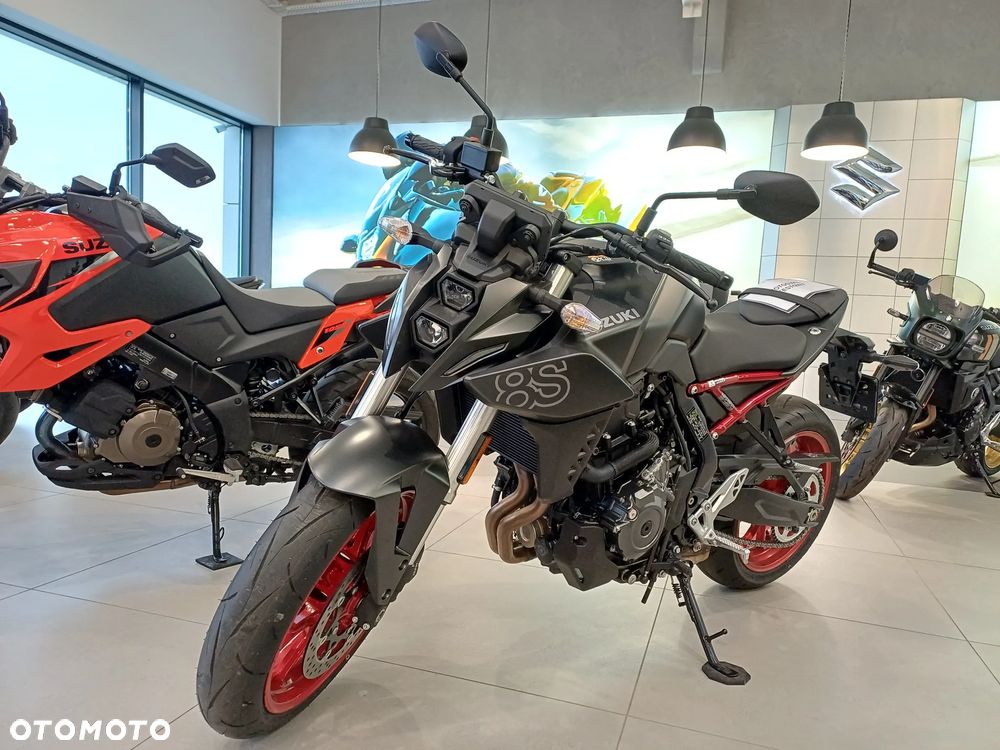 Suzuki GSX - 2