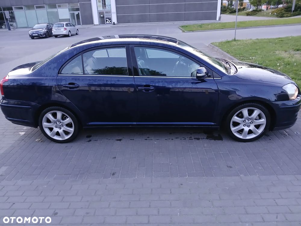 Toyota Avensis 2.0 VVT-i Executive - 5