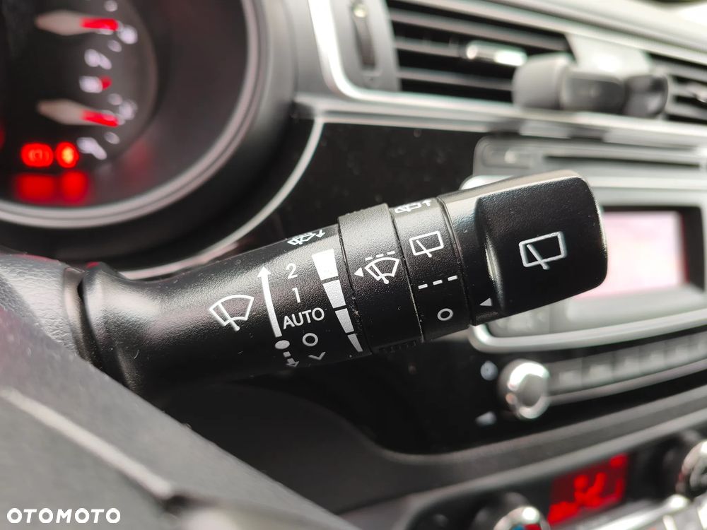 Kia Rio - 11