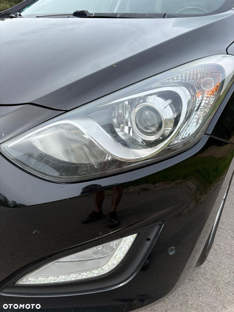 Hyundai i30 1.6 CRDi Fifa World Cup Edition - 21