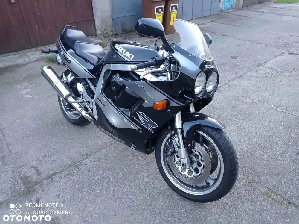 Suzuki GSX-R - 1