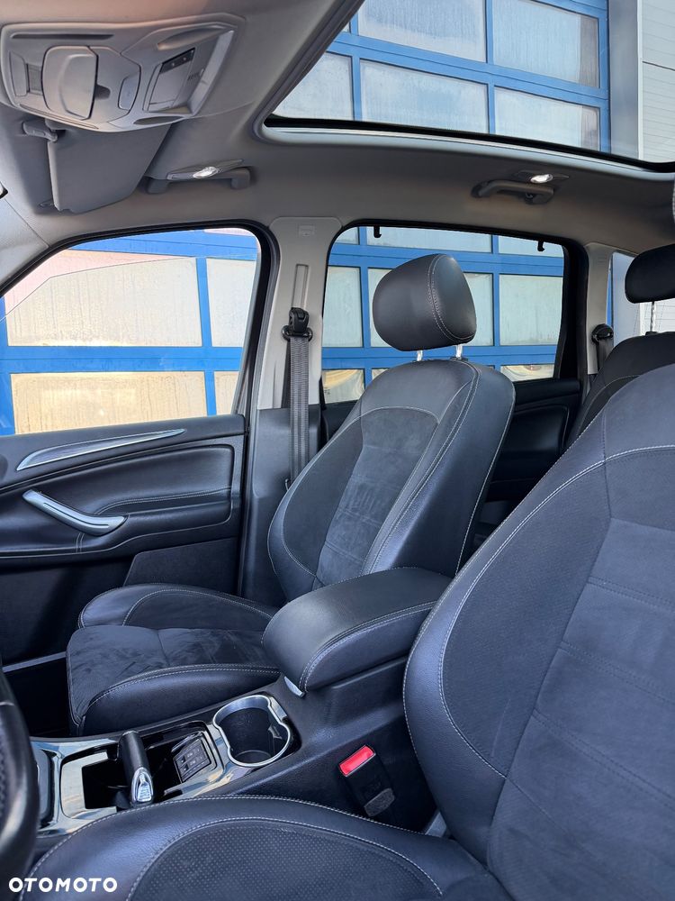 Ford S-Max 2.0 TDCi DPF Titanium X - 33