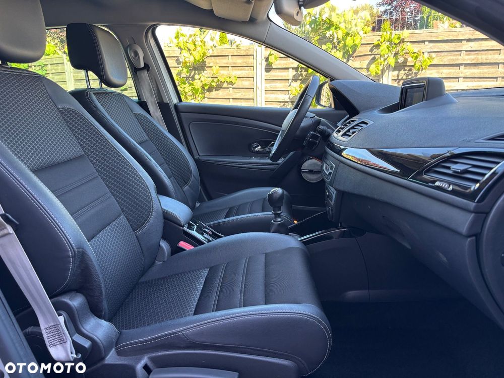 Renault Megane ENERGY TCe 130 BOSE EDITION - 32