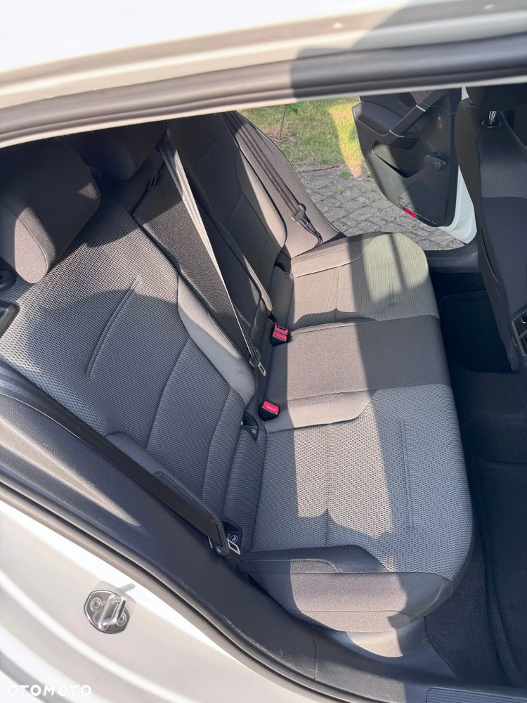 Volkswagen Golf 1.4 TSI BMT Comfortline DSG - 9