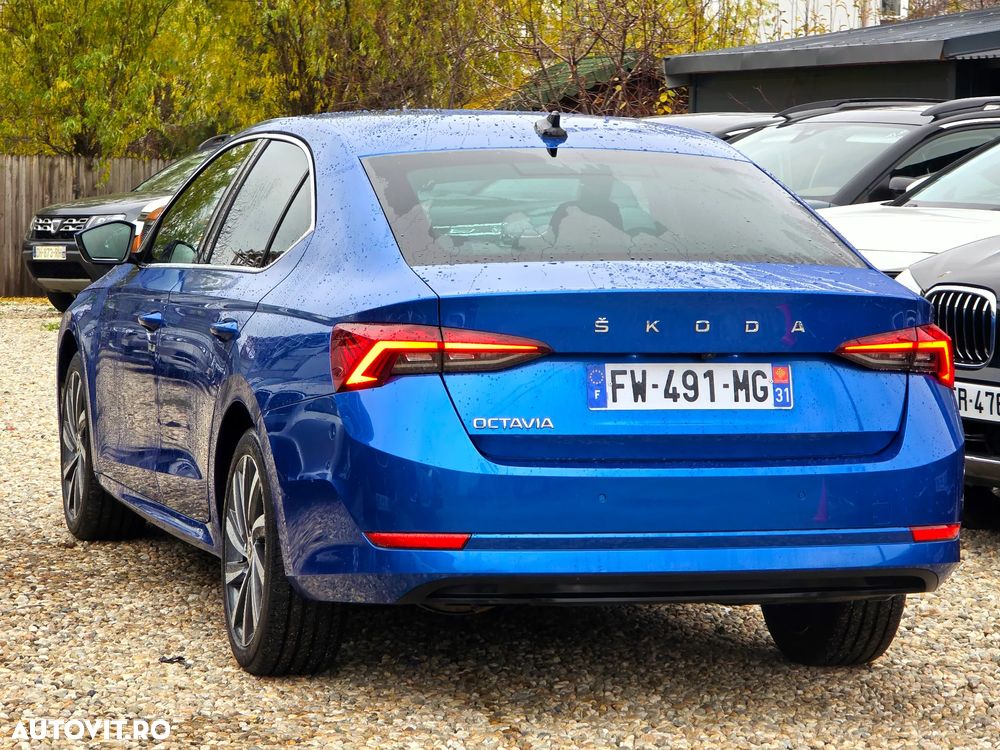 Skoda Octavia 2.0 TDI DSG Sportline - 10