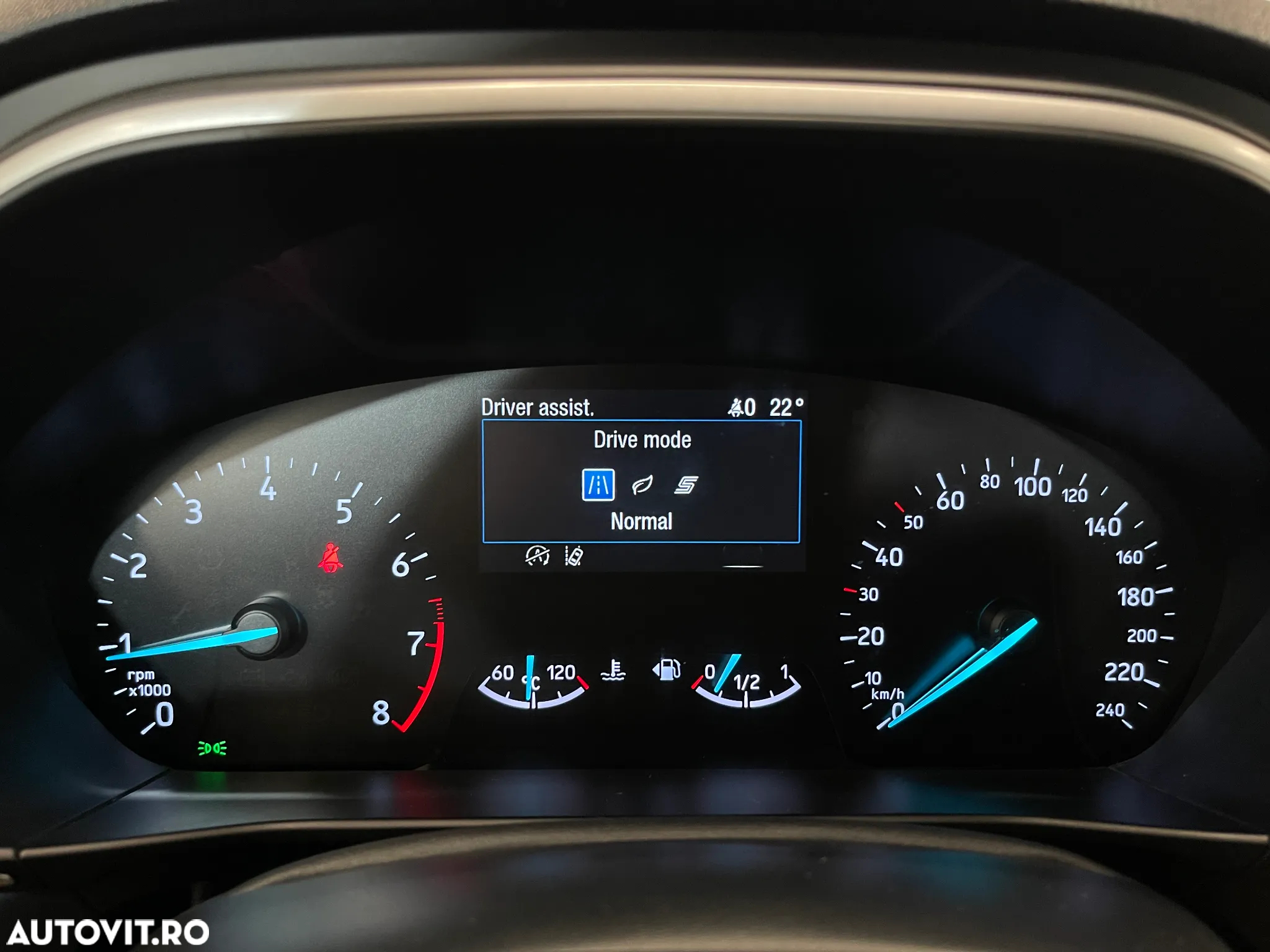 Ford Focus 1.0 EcoBoost MHEV Connected - 27