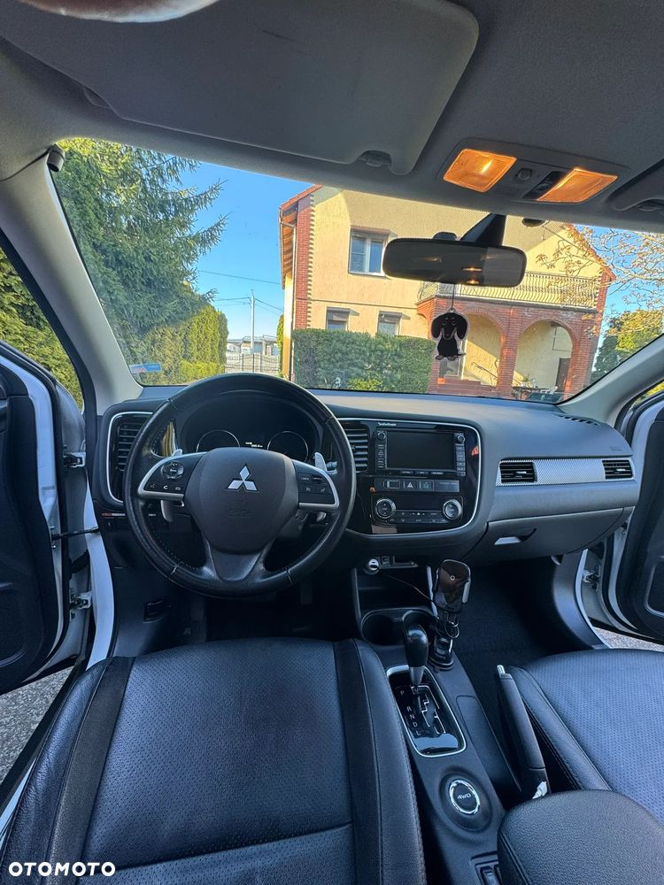 Mitsubishi Outlander 2.0 Instyle Navi 4WD CVT - 15
