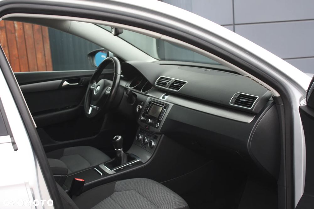 Volkswagen Passat Variant 2.0 Blue TDI SCR Comfortline - 9
