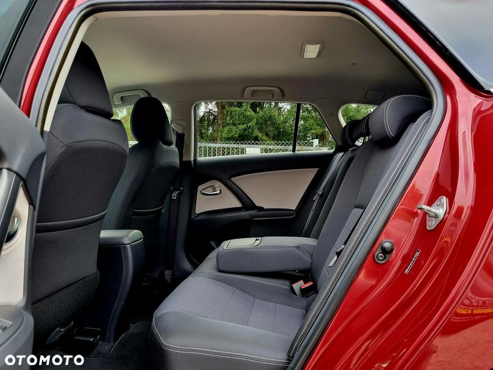 Toyota Avensis 1.8 Premium - 10