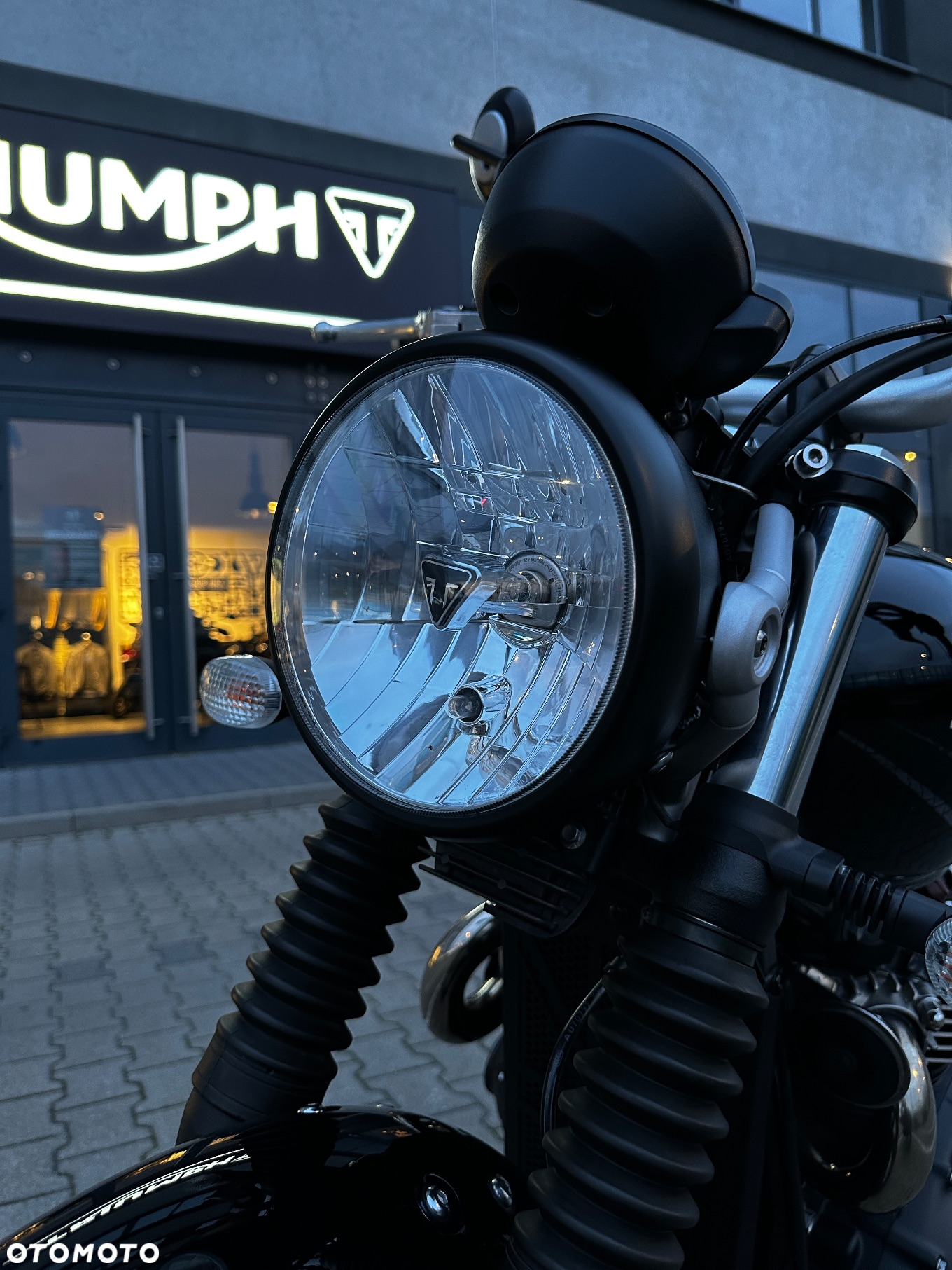 Triumph Scrambler - 11