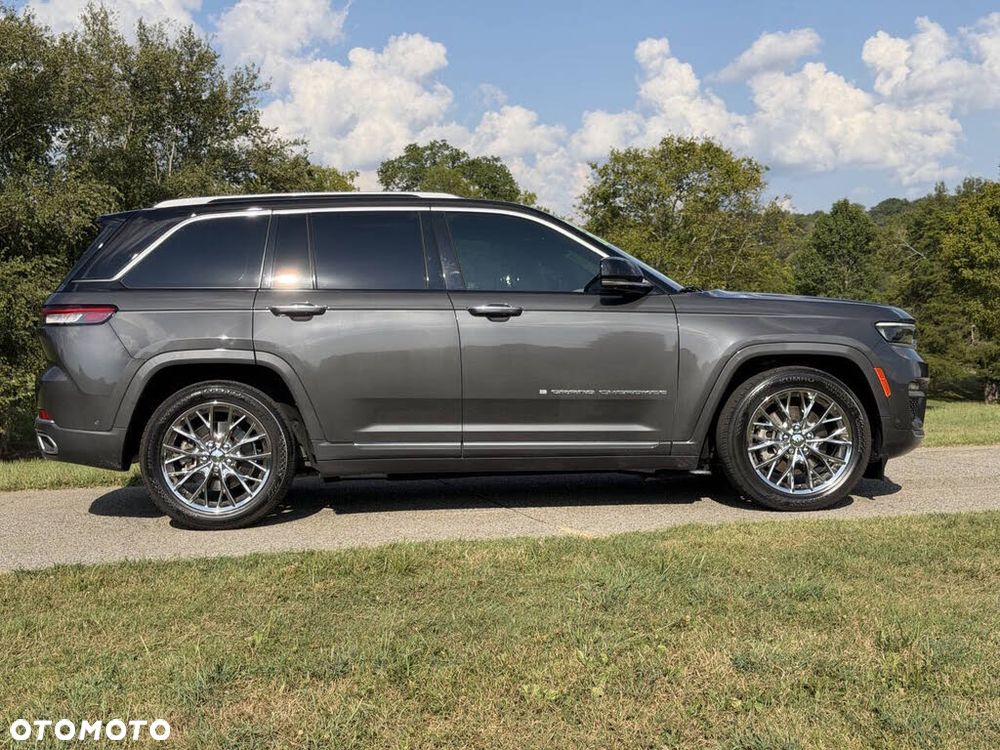 Jeep Grand Cherokee - 11