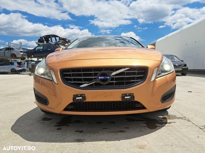 Dezmembrari / Dezmembrez Volvo S60 II [Fabr 2010-2018] 2.4 D5244T11 cutie viteze manuala cod culoare VIBRANT COPPER - 2