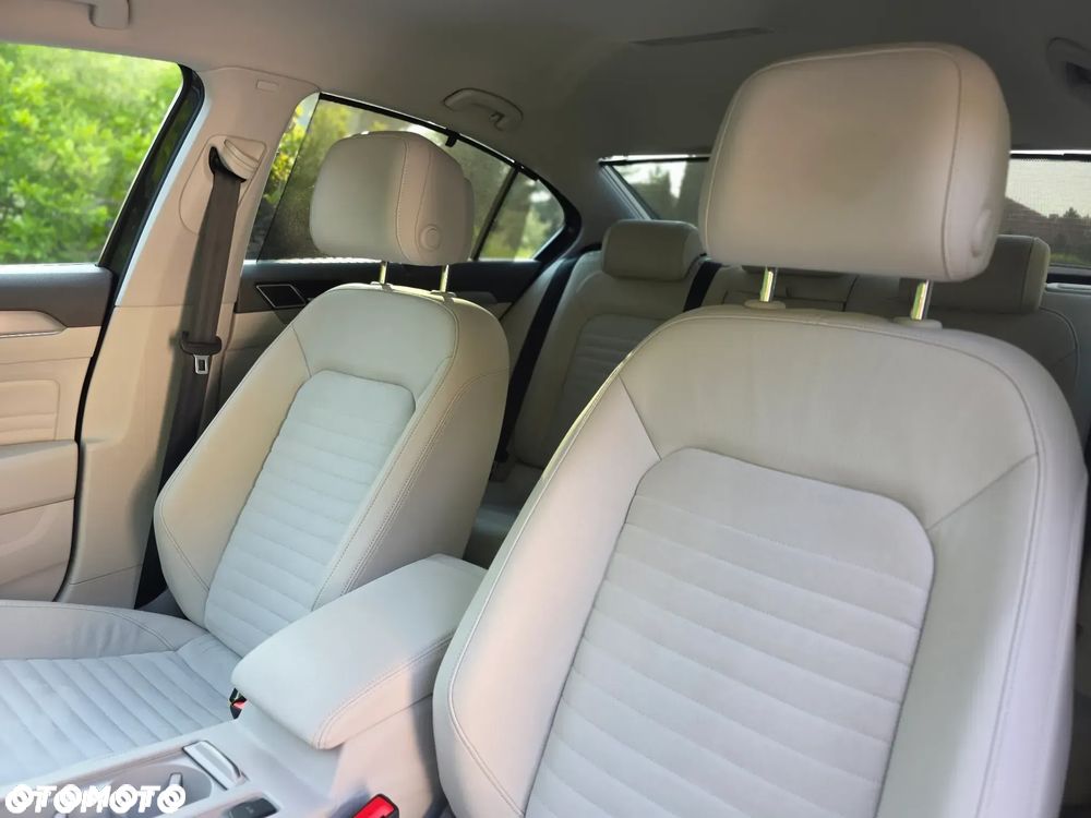 Volkswagen Passat 2.0 TSI 4Mot Elegance DSG - 27