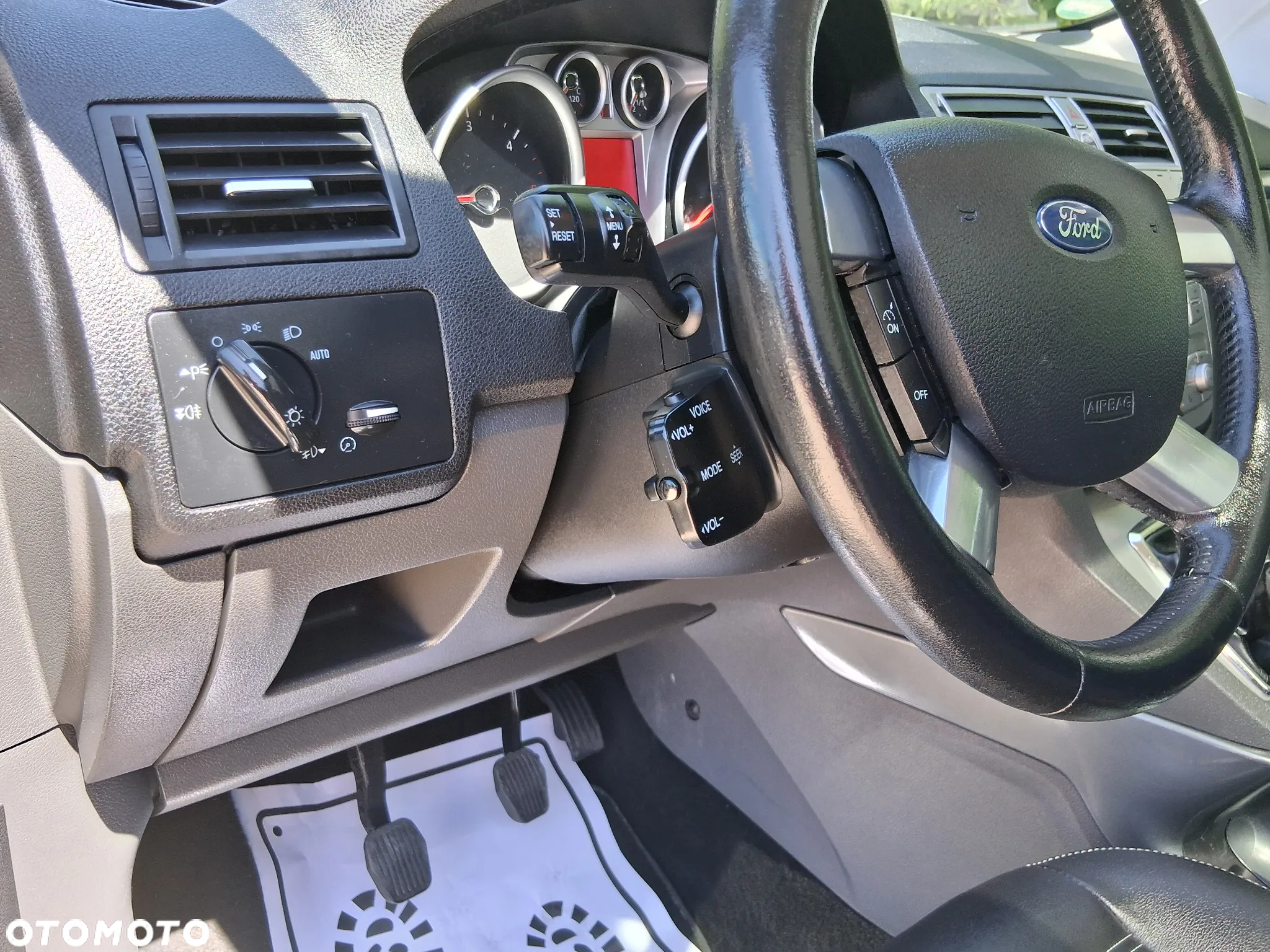 Ford Kuga 2.0 TDCi 4x4 Champions Edition - 17