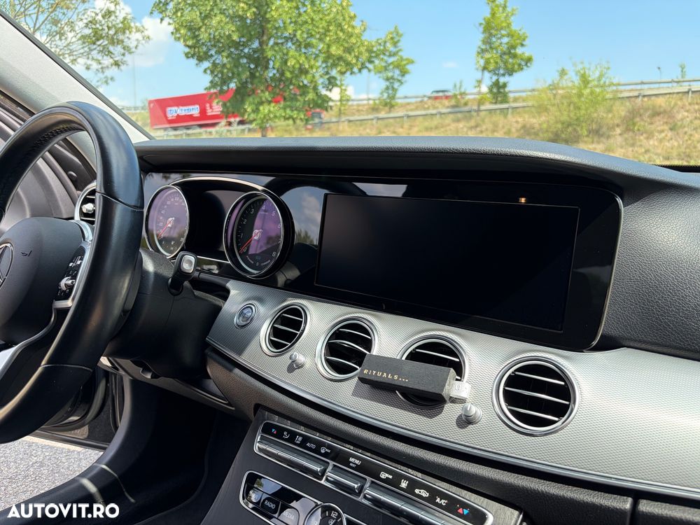 Mercedes-Benz E 300 Aut. - 27