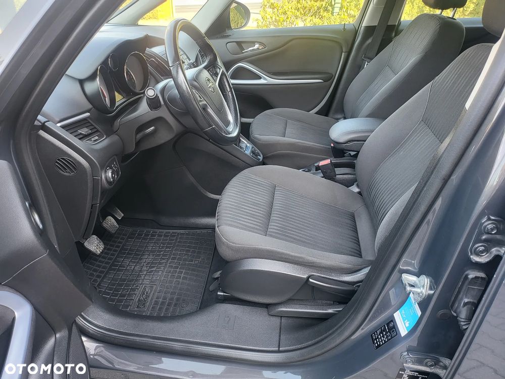 Opel Zafira - 10