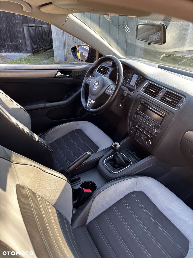 Volkswagen Jetta 2.0 TSI Highline - 8