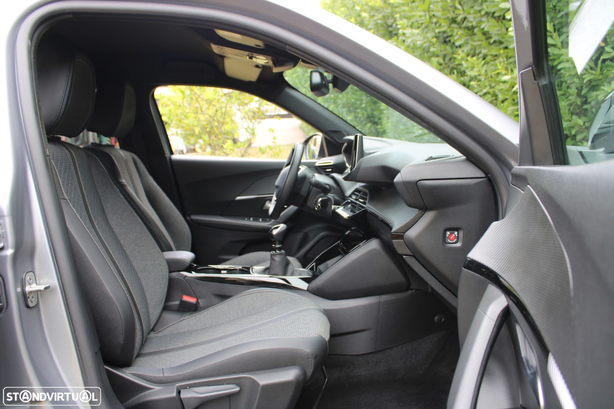 Peugeot 2008 1.2 PureTech Allure Pack - 25