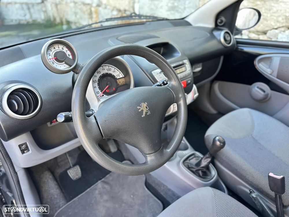Peugeot 107 1.0 Trendy - 21