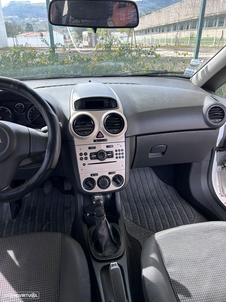 Opel Corsa 1.3 CDTI Enjoy EcoFLEX - 11