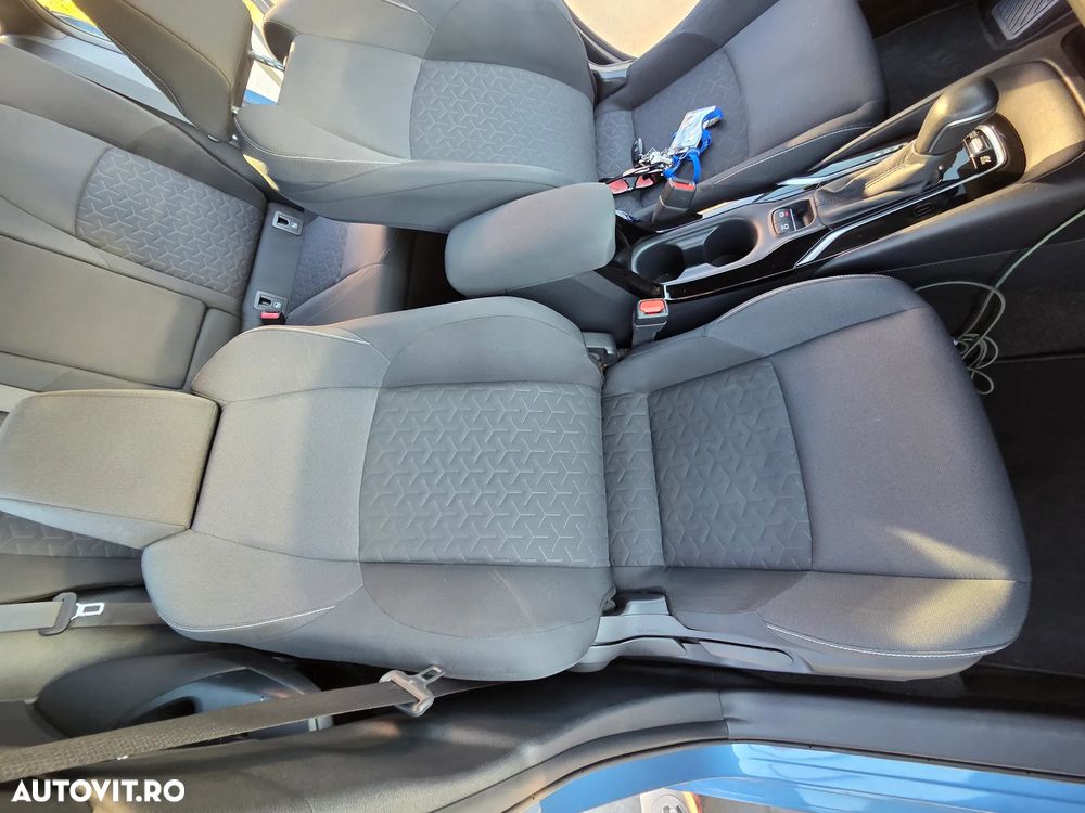 Toyota Corolla 1.8 HSD Business - 25