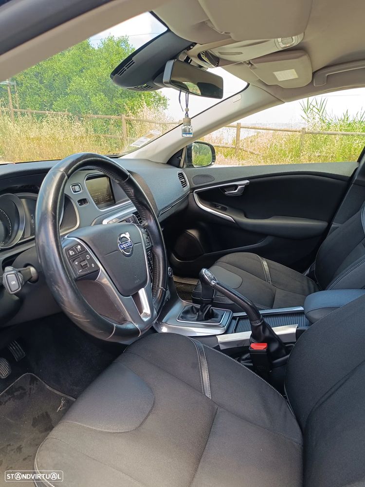 Volvo V40 D2 Momentum - 14