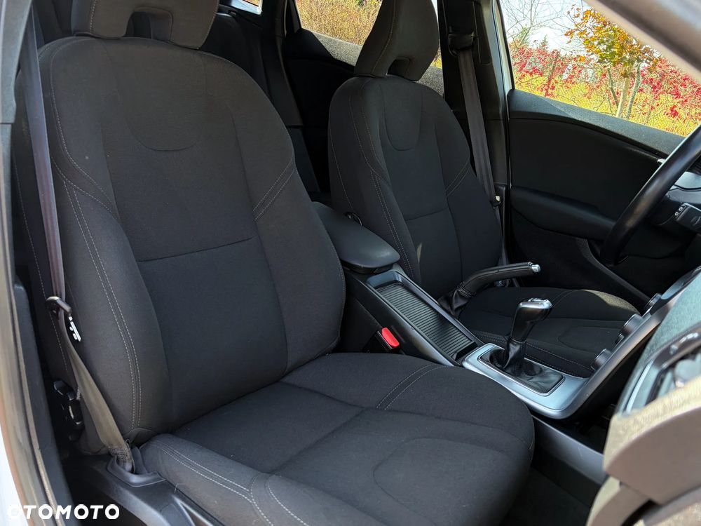 Volvo V40 D2 Linje You - 24