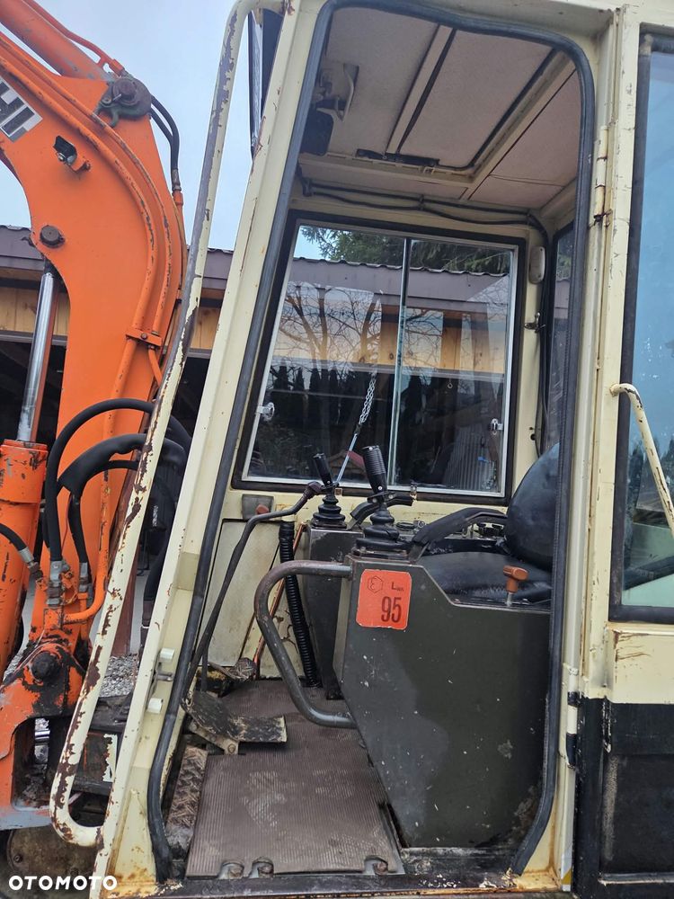 Takeuchi TB 26 - 13