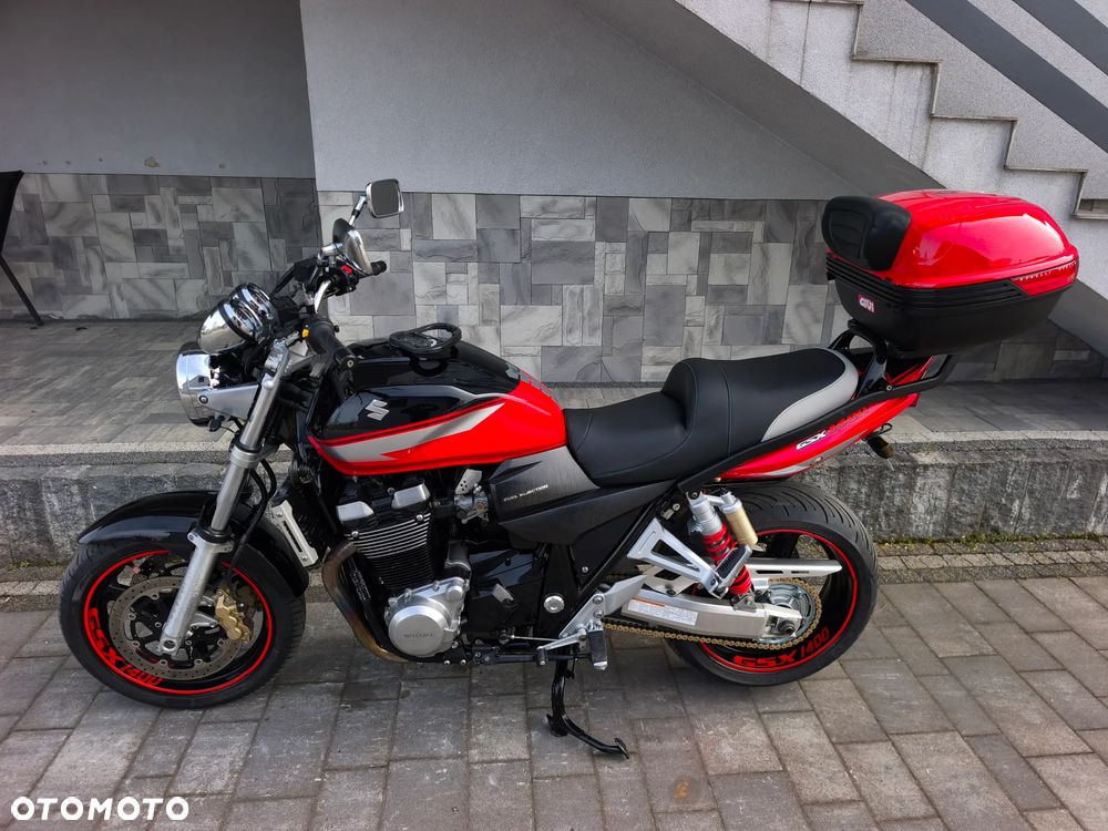 Suzuki GSX - 2