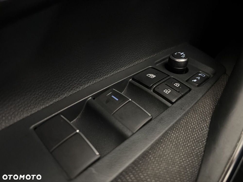 Toyota Corolla 2.0 Hybrid Comfort - 22