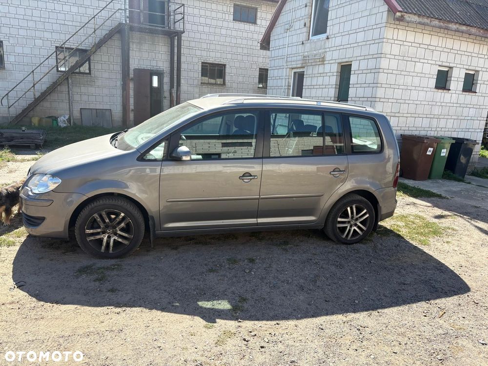 Volkswagen Touran - 3