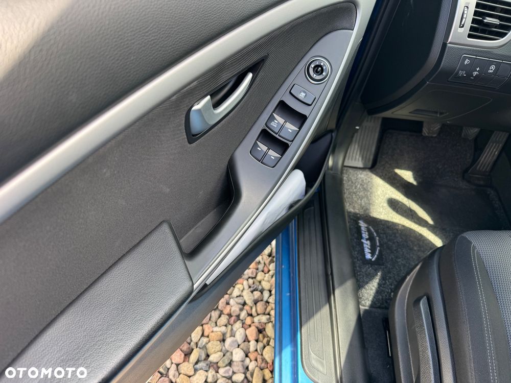 Hyundai i30 blue 1.6 GDI YES Gold - 10
