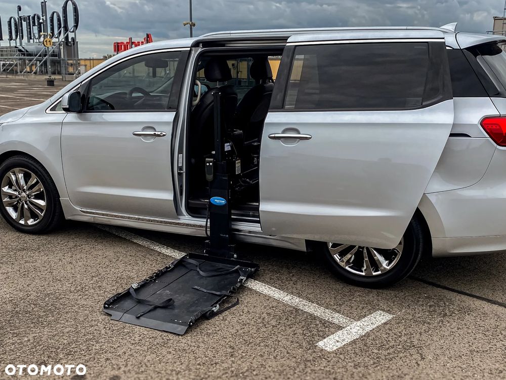 Kia Carnival - 14