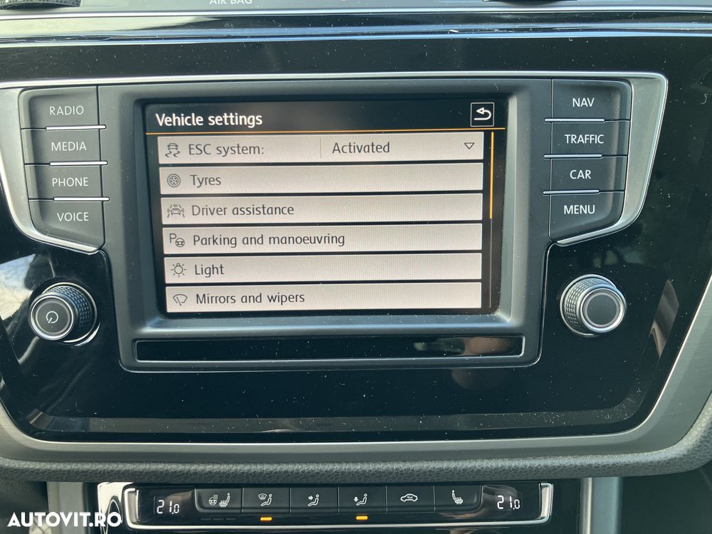 Volkswagen Touran 2.0 TDI SCR Comfortline - 13