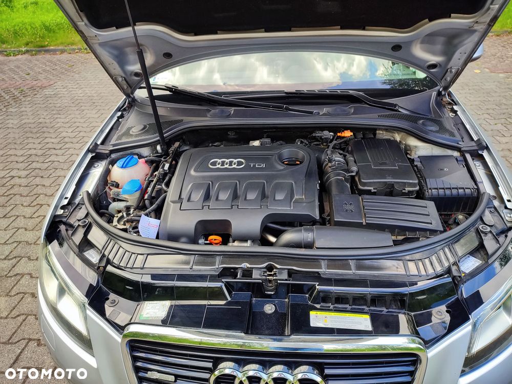 Audi A3 Sportback 2.0 TDI DPF Ambiente - 8
