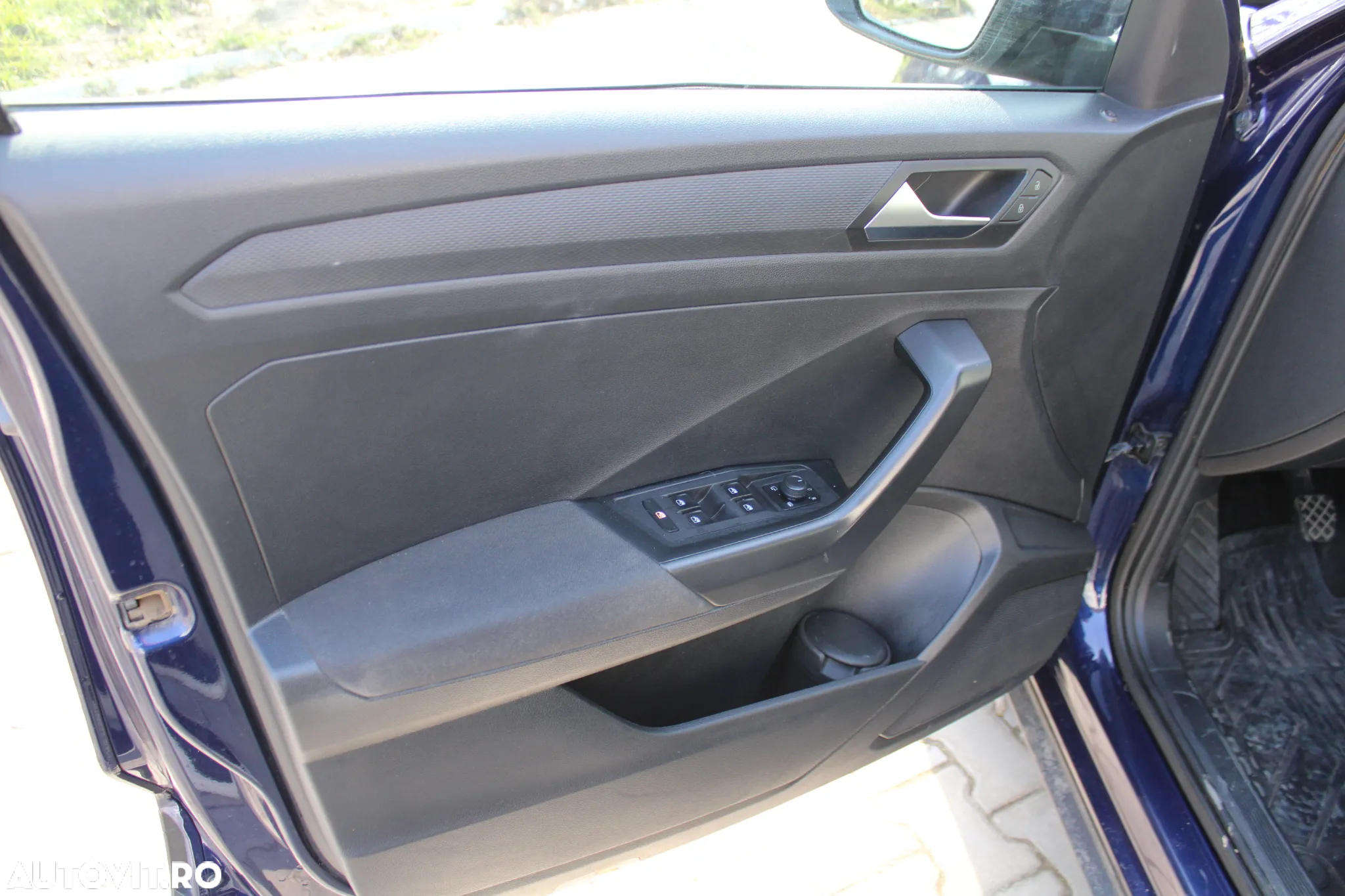 Volkswagen T-ROC 1.0 TSI Base - 11