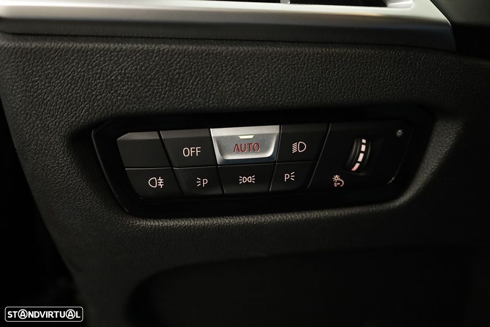 BMW 330 e Edição Desportiva M Auto - 19