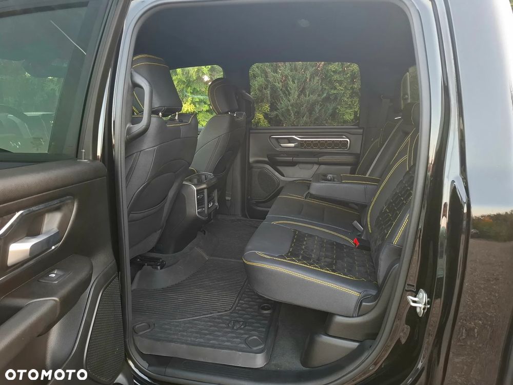 RAM 1500 5.7 Crew Cab Bighorn - 8