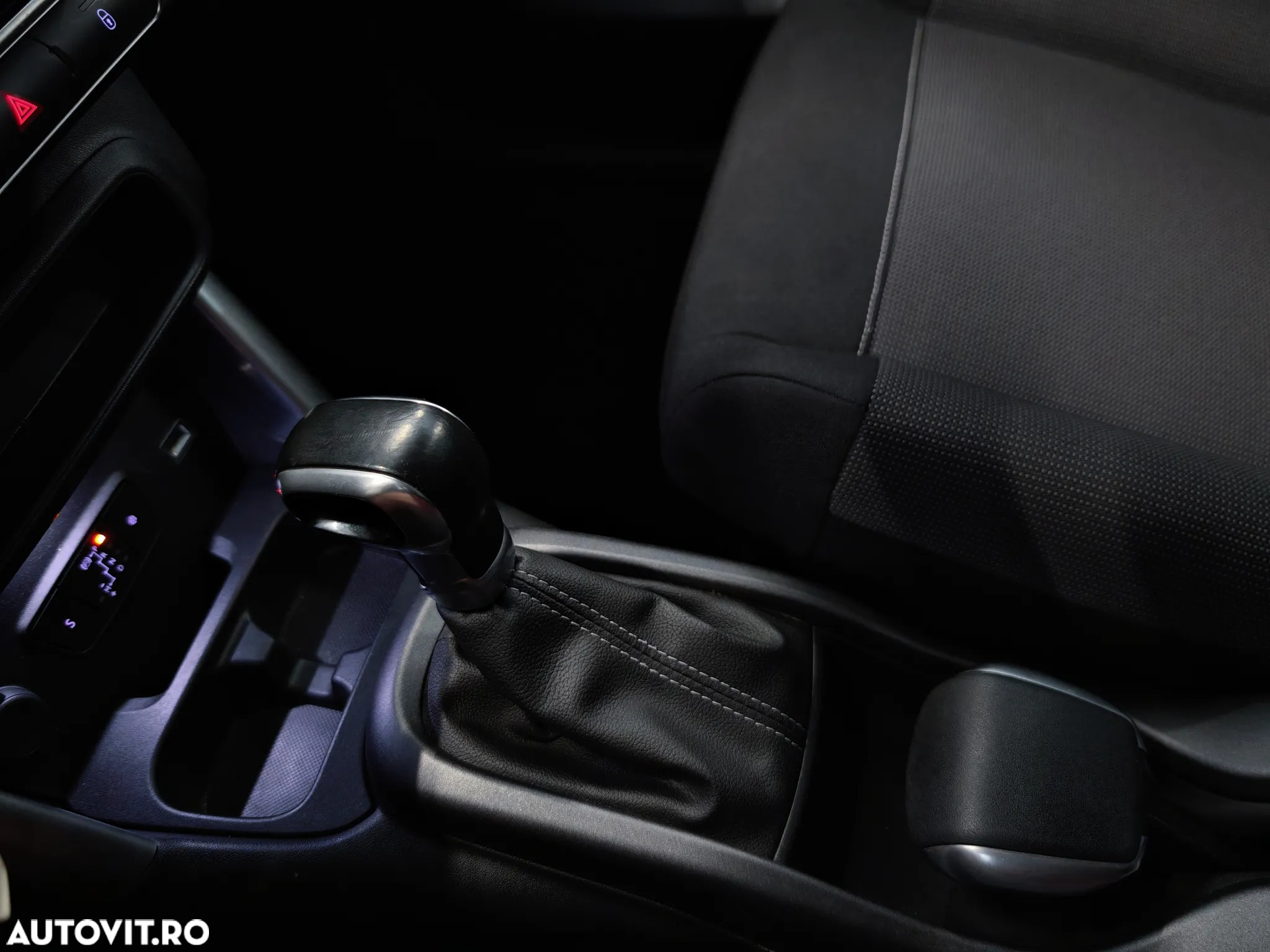Citroën C3 AIRCROSS 1.2 PureTech S&S EAT6 Shine - 19
