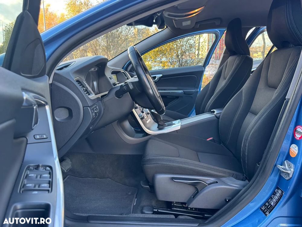 Volvo V60 D2 Geartronic Powershift Momentum - 28