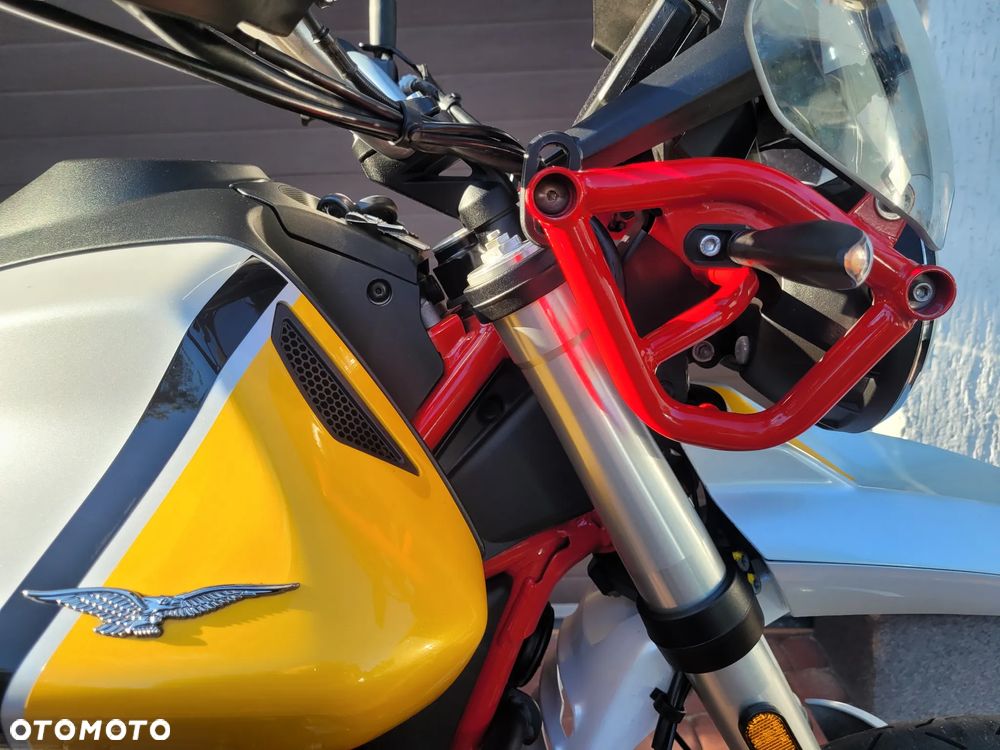 Moto Guzzi V85 - 19