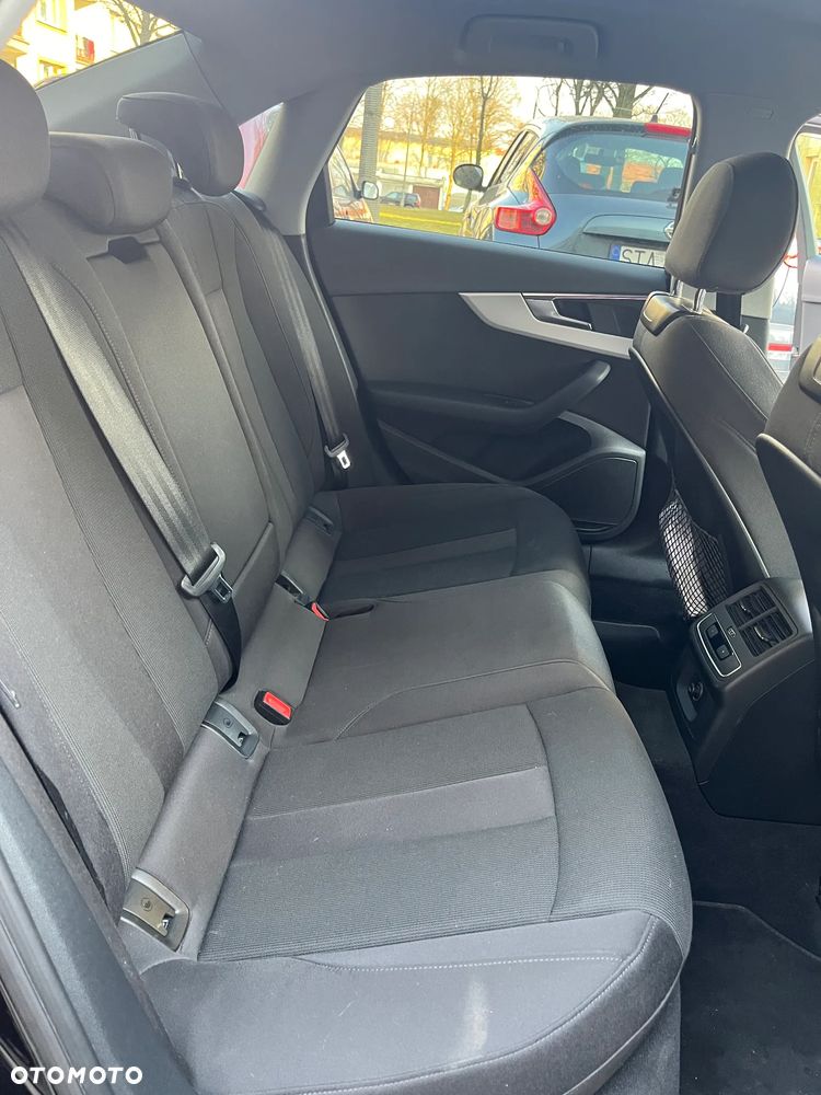 Audi A4 Limousine - 12