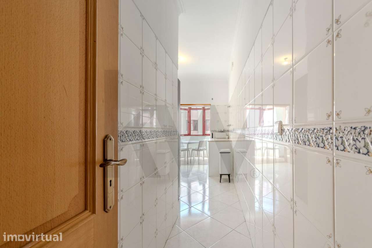 Apartamento T2 com varandas e excelente exposição solar em Santo Antón - Grande imagem: 3/26
