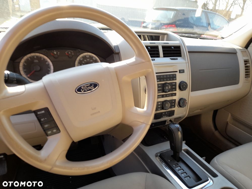 Ford Escape - 4