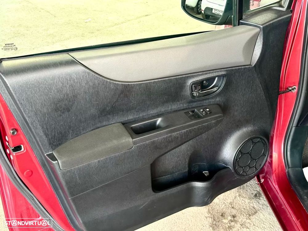 Toyota Yaris 1.4 D-4D Sport +P.Tec. +P.Plus+P.Luxury - 9