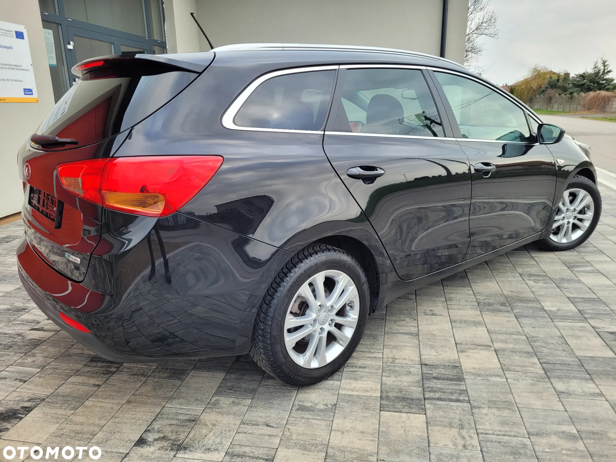Kia Ceed 1.6 CRDi 128 ISG SW Dream Team Edition - 16